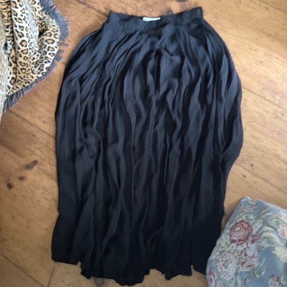 Iceberg Dresses & Skirts - Iceberg Women's Nero (Black) sheer pleated skirt size 44 made in Italy